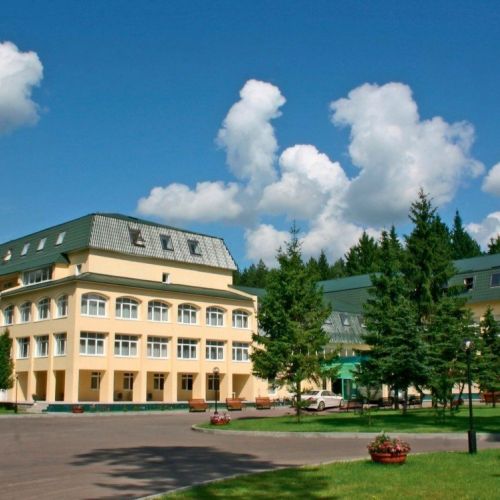 *Сайт компании "Отель Групп" по бронированию "Атлас Парк" отеля
