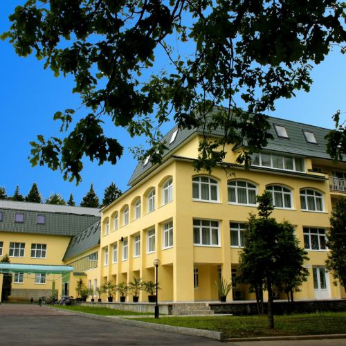 *Сайт компании "Отель Групп" по бронированию "Атлас Парк" отеля